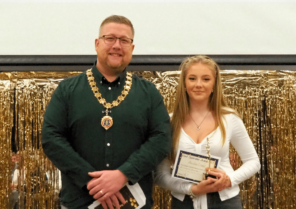 6. Mayor of Newport Thomas Janke presented a trophy to Amelia Lewis